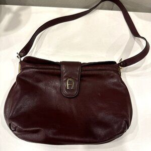 Vintage Etienne Aigner Burgundy Leather Shoulder Bag Classic Horseshoe Logo